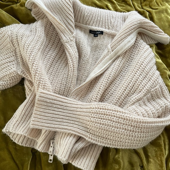 Cream zip up sweater - Picture 5 of 6